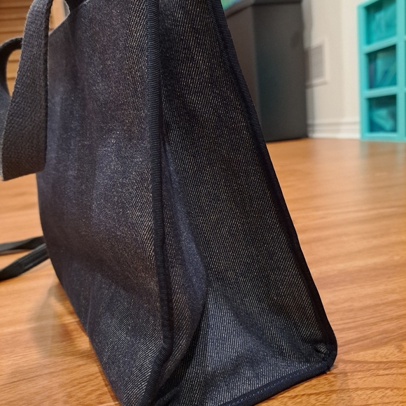 Burberry London Canvas Tote - Picture 6 of 9